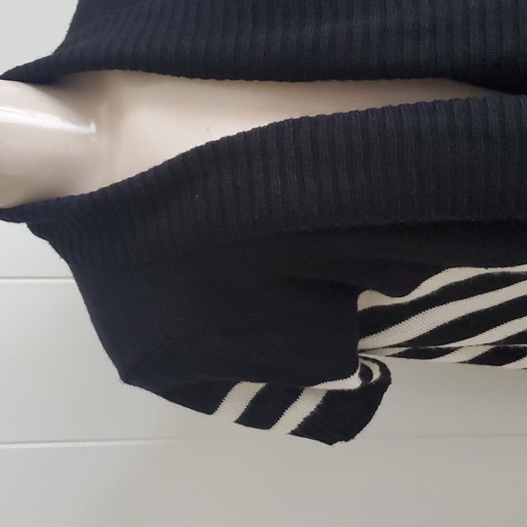 Sweet & Sinful Women's Stripe Black White Assymmetrical Blazer Sweater Like Med. - Picture 4 of 11